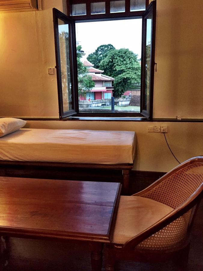 Hôtel Heeren House à Malacca Extérieur photo