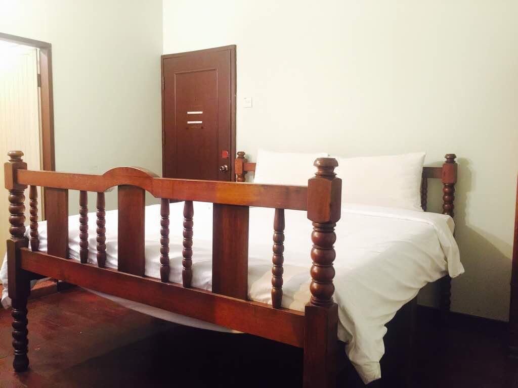 Hôtel Heeren House à Malacca Extérieur photo